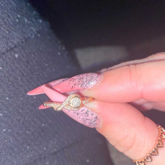 Gold engagement ring - Picture 4 of 8